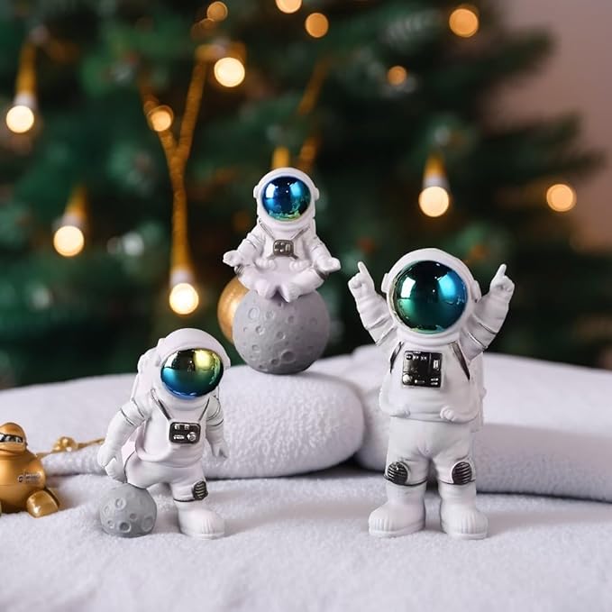 Gradient Astronaut Statues Set of 3, Spaceman Figurines Space Theme Room Decor for Shelf Desk Nursery Cake Toppers