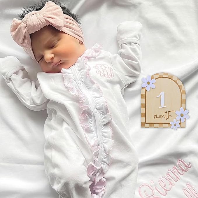 Daisy 3D Baby Monthly Milestone, Wooden Baby Milestone Signs, Monthly Milestone Wood Discs, Baby Milestone Discs (Caro Card)