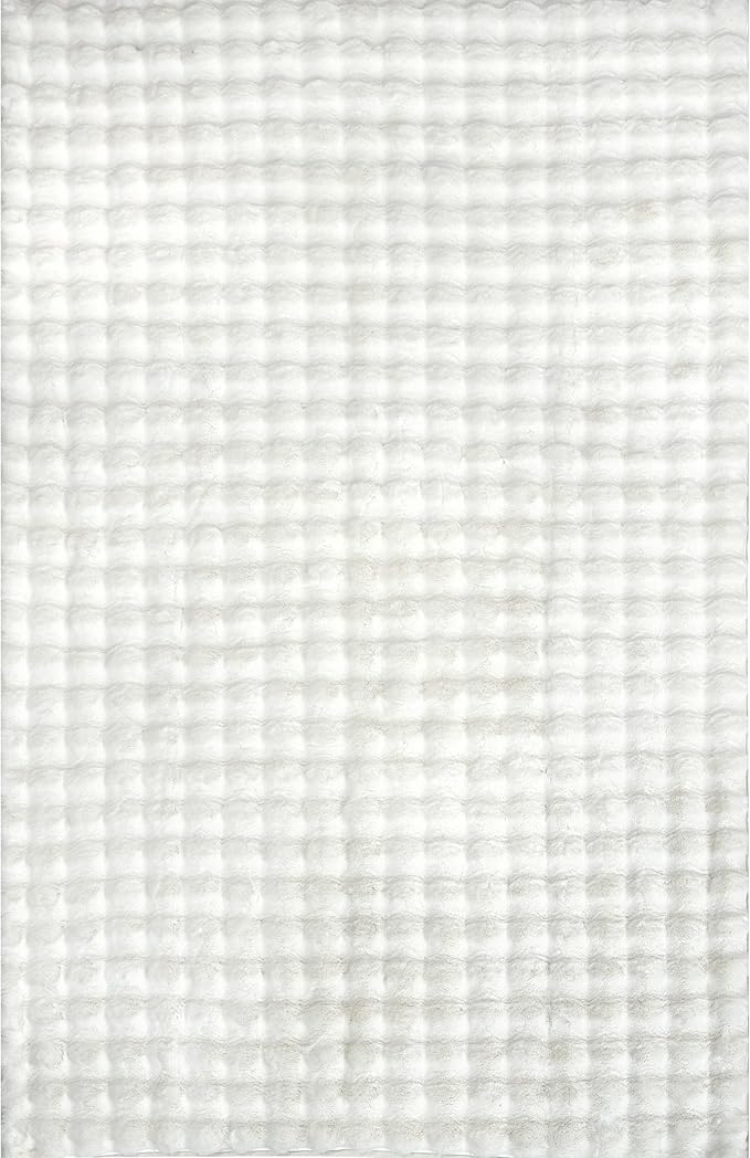 nuLOOM Jeni Off-White, 6' x 9', Solid Faux Rabbit, Fluffy and Cozy, High Traffic, Stain Resistant, Easy Clean, Durable Washable Area Rug for Bedroom, Living Room, Dining, Den, Foyer, Entryway