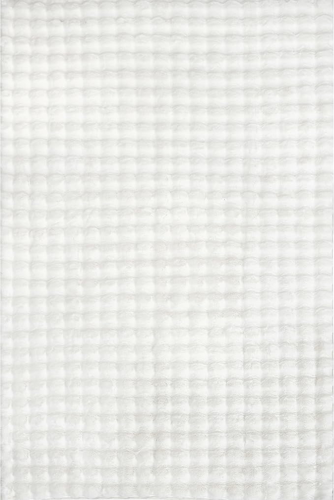 nuLOOM Jeni Off-White, 5' x 7'6" Oval, Solid Faux Rabbit, Fluffy and Cozy, High Traffic, Stain Resistant, Easy Clean, Durable Washable Area Rug for Bedroom, Living Room, Dining, Den, Foyer, Entryway