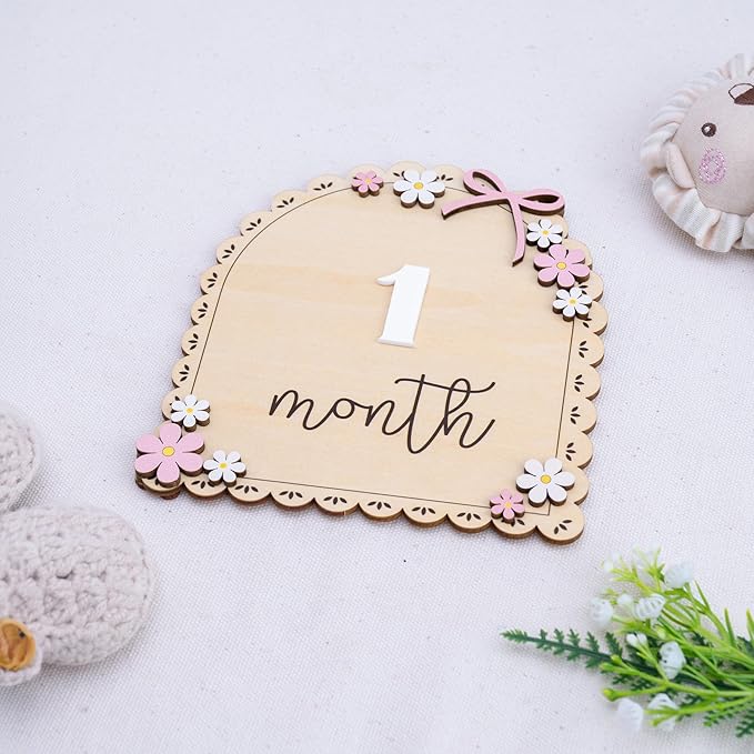 Baby Monthly Milestone Wooden Sign with Numbers and Stand – Natural Wood Milestone Board for Newborn Monthly Growth Photos – Cute 3D Flowers Photo Prop for Baby Milestone Memories (Daisy)
