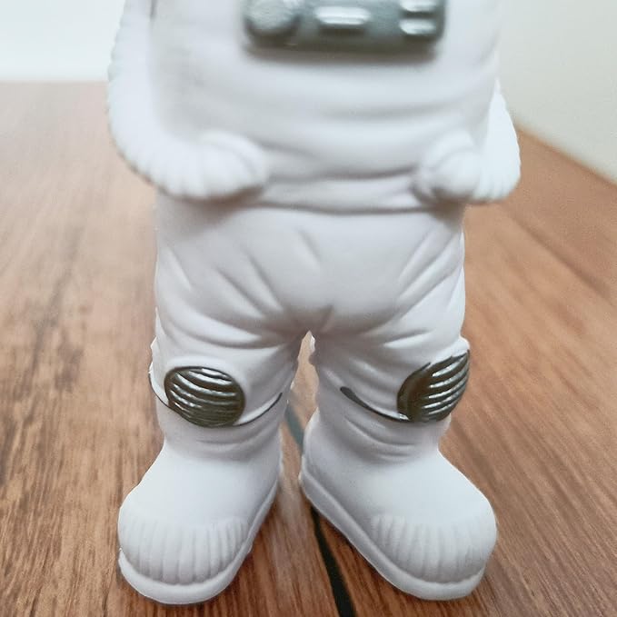 Gradient Astronaut Statues Set of 3, Spaceman Figurines Space Theme Room Decor for Shelf Desk Nursery Cake Toppers