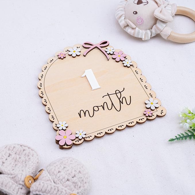 Baby Monthly Milestone Wooden Sign with Numbers and Stand – Natural Wood Milestone Board for Newborn Monthly Growth Photos – Cute 3D Flowers Photo Prop for Baby Milestone Memories (Daisy)