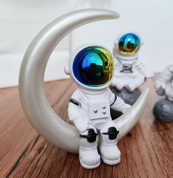 Gradient Astronaut Statues Set of 4, Spaceman Figurines Space Theme Decor for Room Shelf Desk Cake Toppers
