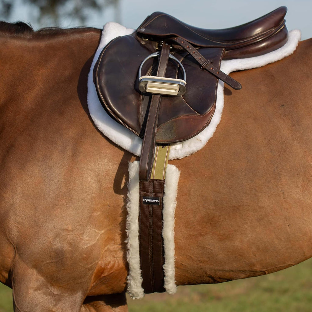 Equinavia Eidsvoll Close Contact English Saddle Pad | Horse Saddle Pad with Shock Absorbing Fleece Top | Hook & Loop Billet Straps, Secure Fit | Breathable for All Riding Styles