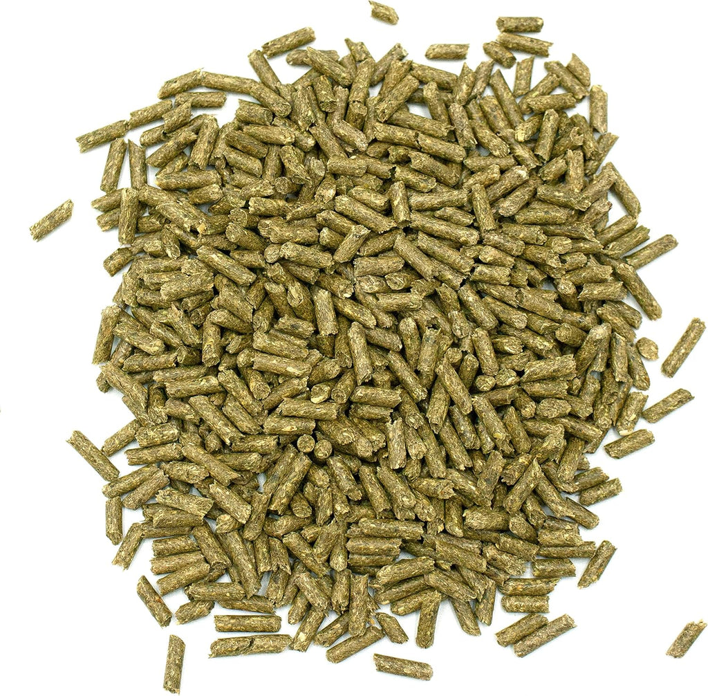 Oxbow Essentials Guinea Pig Food, Senior, Made Alfalfa for Guinea Pig, Pet Food Pellets with Vitamin C, Small Animal Pet Products, Made in USA, High Fiber, 4 lb. Bag